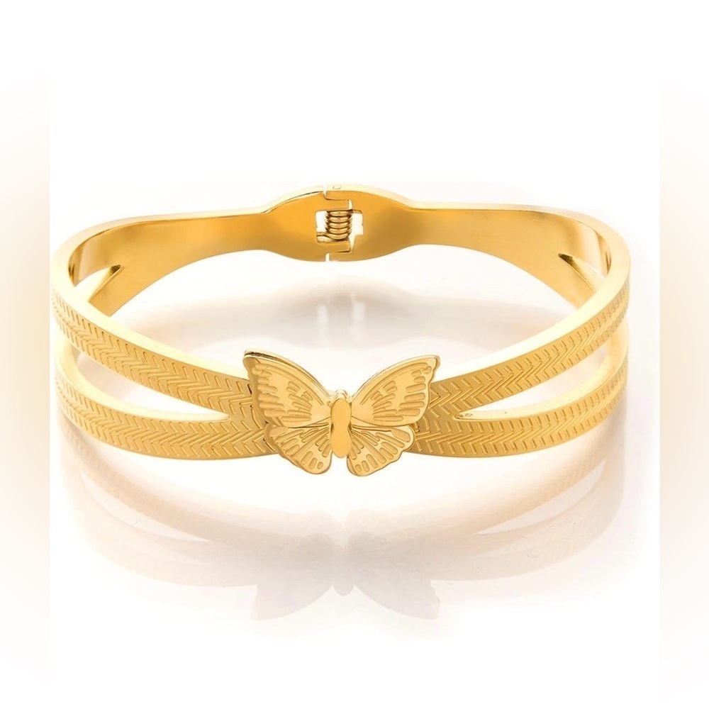 Trendy Butterfly Stainless Steel Charm Bracelet - Picture 6 of 8